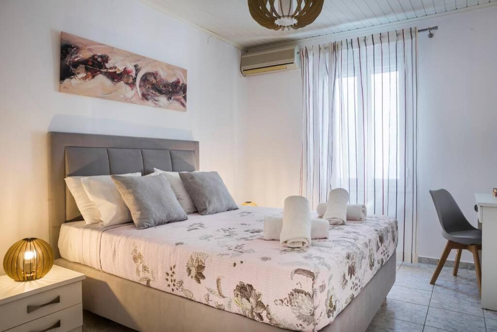 Thea Daire Vlachata Dış mekan fotoğraf
